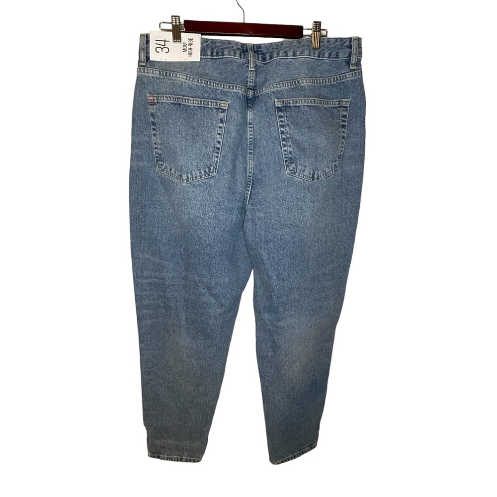 BDG Urban Outfitters denim women’s mom jeans Size 34